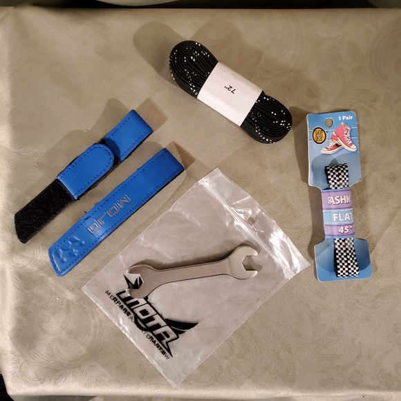 Roller Derby Accessorie Grab Bag - Picture 2 of 3